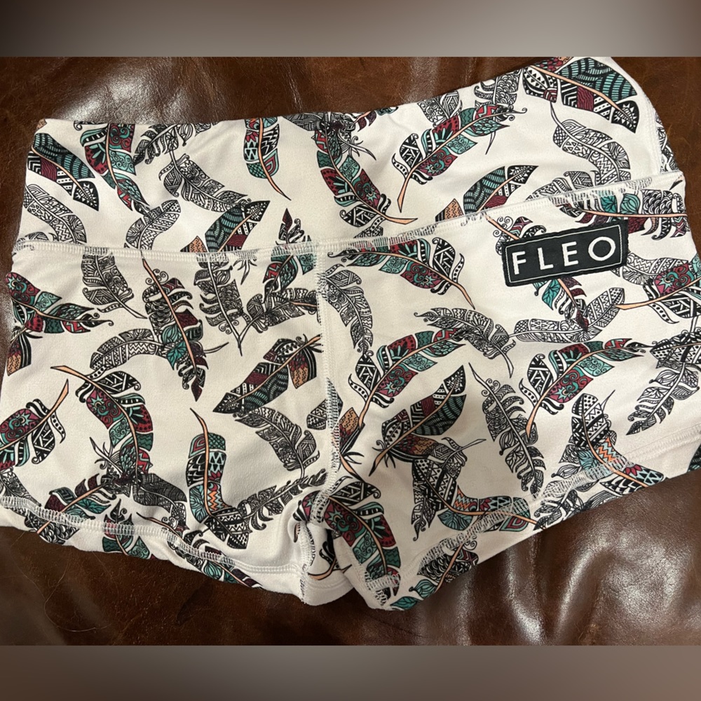 Fleo Shorts Size Small. Like New.